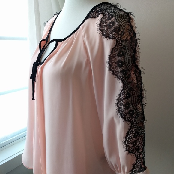 NWT By & By Lace blush TOP MEDIUM - Picture 2 of 7